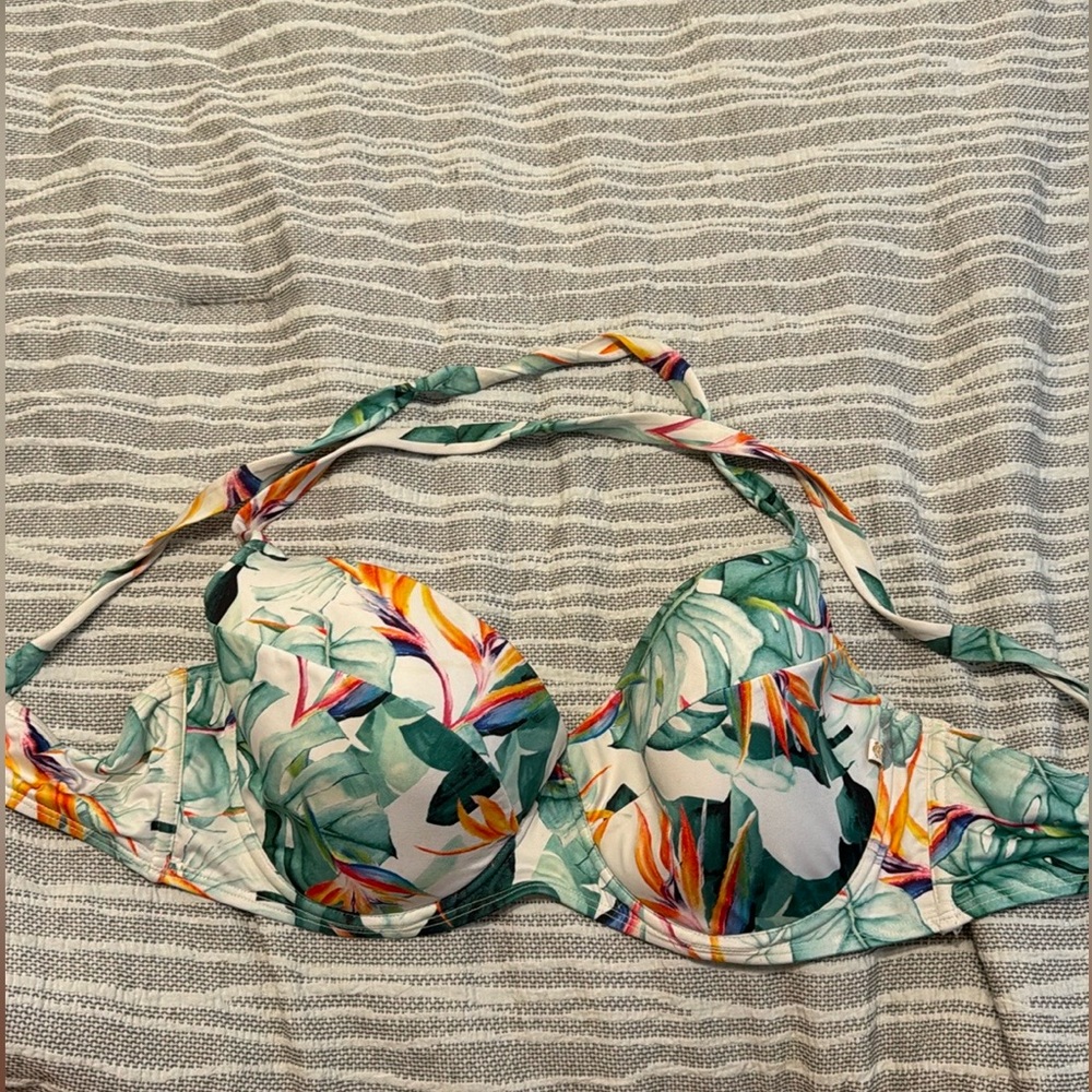 La Vie En Rose Multicolor Floral Bikini Top